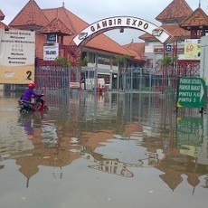Parkiran JIExpo Kemayoran Banjir 1 Meter