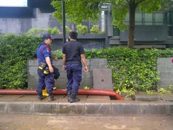 Basement Plaza UOB Dikuras, Warga Protes Kebanjiran