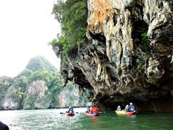 Jalan-jalan Santai di Phuket, Asyiknya!