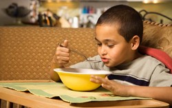 Nyam-nyam, Hangat Enak untuk Jaga Stamina si Kecil!