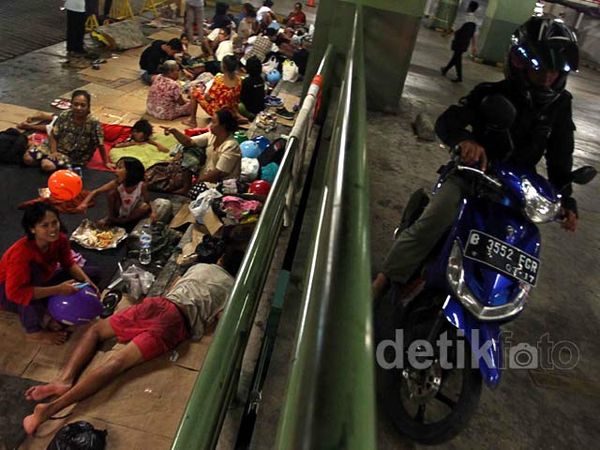 Grand Indonesia Banjir Pengungsi