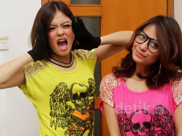 Centilnya Tiwi & Tika T2