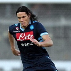 Wenger: Napoli Takkan Jual Cavani
