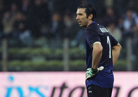 Dalam 25 Tahun Terakhir, Buffon Lebih Baik dari Casillas