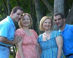 Unik, Pria Kembar Identik Menikah dengan Wanita Kembar Identik