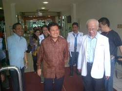 Wamenkes: Luar Biasa Korban Tsunami Plaza UOB Survive 38 Jam