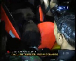 Tim SAR Kembali Temukan Korban Banjir Plaza UOB