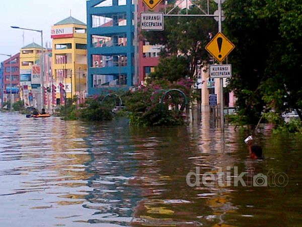 Banjir Rendam Pluit