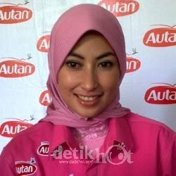 Annisa Trihapsari Belajar Masak dari Ibunda Adjie Pangestu