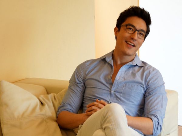 Gantengnya Daniel Henney
