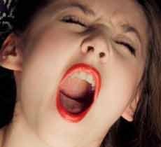 4 Alasan Inilah Seseorang Merintih & Mengerang Saat Bercinta