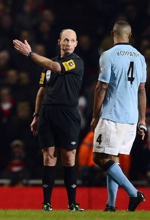FA Cabut Kartu Merah Kompany, Ini Komentar Fergie
