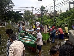 Damkar Jakut: Pungutan Evakuasi dengan Perahu Nelayan Rp 150-200 Ribu