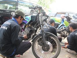 Bengkel Motor Gratis untuk Korban Banjir