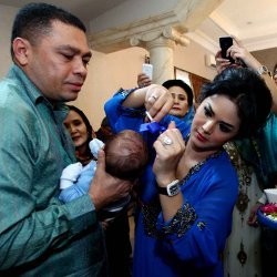 Gelar Akikah Kellen, Hati Krisdayanti Tergetar