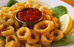 Astaga, Cumi Goreng Tepung Ini Ternyata Usus Babi!
