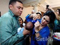 KD dan Raul Lemos Gelar Akikah Kellen