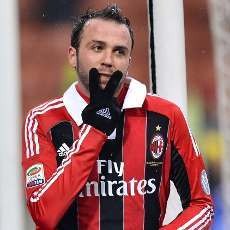 Dua Gol Pazzini Menangkan Milan