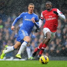 Chelsea Atasi Arsenal 2-1