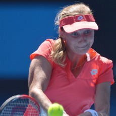 Singkirkan Unggulan Kelima, Makarova Kembali Capai Perempatfinal