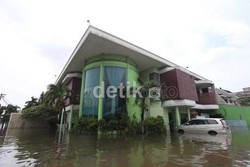 Bak Kota Mati, Pluit Utara Masih Terendam
