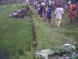 Kereta Tabrak Avanza di Banyumas, 4 Orang Tewas