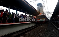KRL dari Bogor dan Bekasi Hanya Finish di Stasiun Manggarai