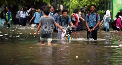 Disdik DKI: Kehilangan Seragam karena Banjir, Pelajar Tetap Bisa Sekolah