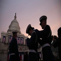  Obama Tiba di Capitol Hill, Disambut Marching Band Marinir AS