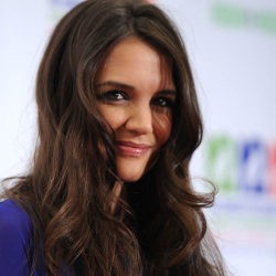 Ingin Punya Pacar, Katie Holmes Sewa Pelatih Kencan