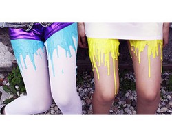 Foto: Unik! Legging Ini Tampilkan Efek Meleleh di Kaki