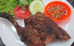 Solowi Sajikan Sate, Tongseng dan Bebek Khas Solo