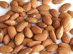 Almond Perlu Dipanggang atau Tidak?