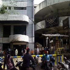 Polsuska Halangi Pedagang, Pertokoan Semut Indah Lumpuh