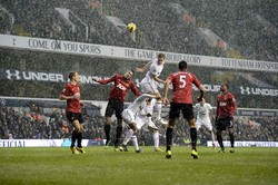 Dengan hasil imbang tersebut, jarak antara United dan Manchester City, yang berada di posisi kedua, mengecil menjadi lima poin. Reuters/Dylan Martinez.