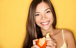 Lebih Sehat Ngemil Biskuit Gandum atau Jeruk?