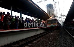Penumpang Tak Tahu Rute KRL Normal, Banyak Kursi di Commuter Line Kosong