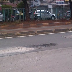 Ini Lubang yang Membuat Purwanto Tewas Tertabrak Bus TransJ di Cililitan