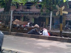 Pasca Banjir, Tumpukan Sampah di Jakbar Segera Dibersihkan