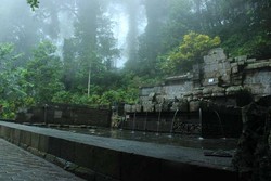 Wow! Kolam Cinta di Mojokerto Ini Tak Pernah Kering