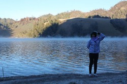 Brrr! Salju Turun di Ranu Kumbolo