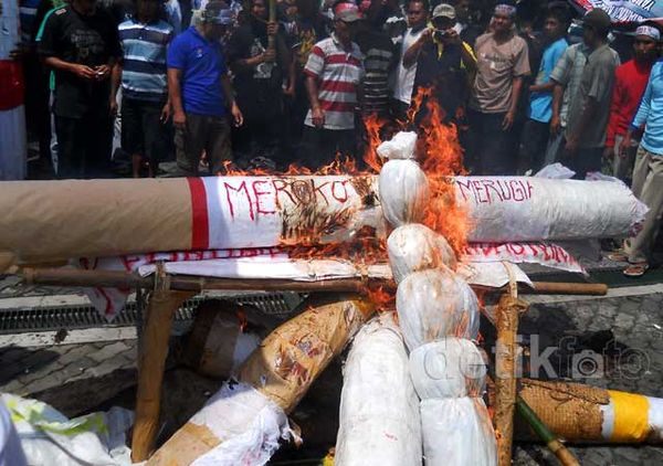 Ribuan Petani Tembakau Klaten Demo