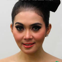 Syahrini: Sepertinya Saya Ingin Mati dan Menikah di Mekkah 