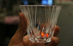 Saat Hampir Mabuk, Es Batu akan Kirim SMS Peringatan!