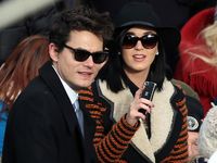 Kemesraan Katy Perry & John Mayer di Pelantikan Obama