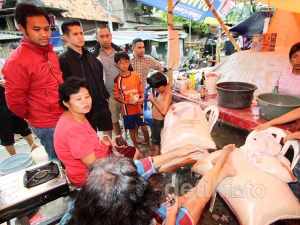 Pengusaha Muda Ikut Bantu Korban Banjir