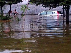 Honda Derek 50 Mobil yang Kena Banjir