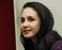 Arumi Bachsin Ungkap Penyebab Wanita Lupa Diri Saat Cinta Tak Direstui