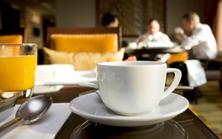 Dua Cangkir Kopi Sehari Bisa Sebabkan Pria Ngompol