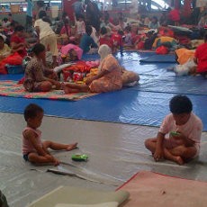 Lengkapnya Fasilitas Bantuan di Posko Pengungsian Banjir Pluit